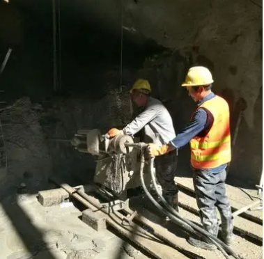 石嘴山水下抗分散灌浆料特点 水下不分散注浆料介绍