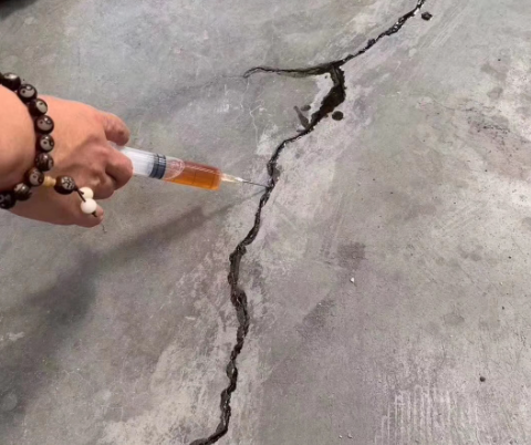 石嘴山混凝土裂缝修补技术详解​